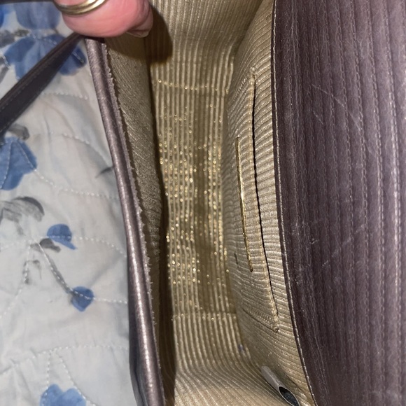 LAURA MERKIN GREY LEATHER cross body with adjustable strap! - Picture 6 of 7